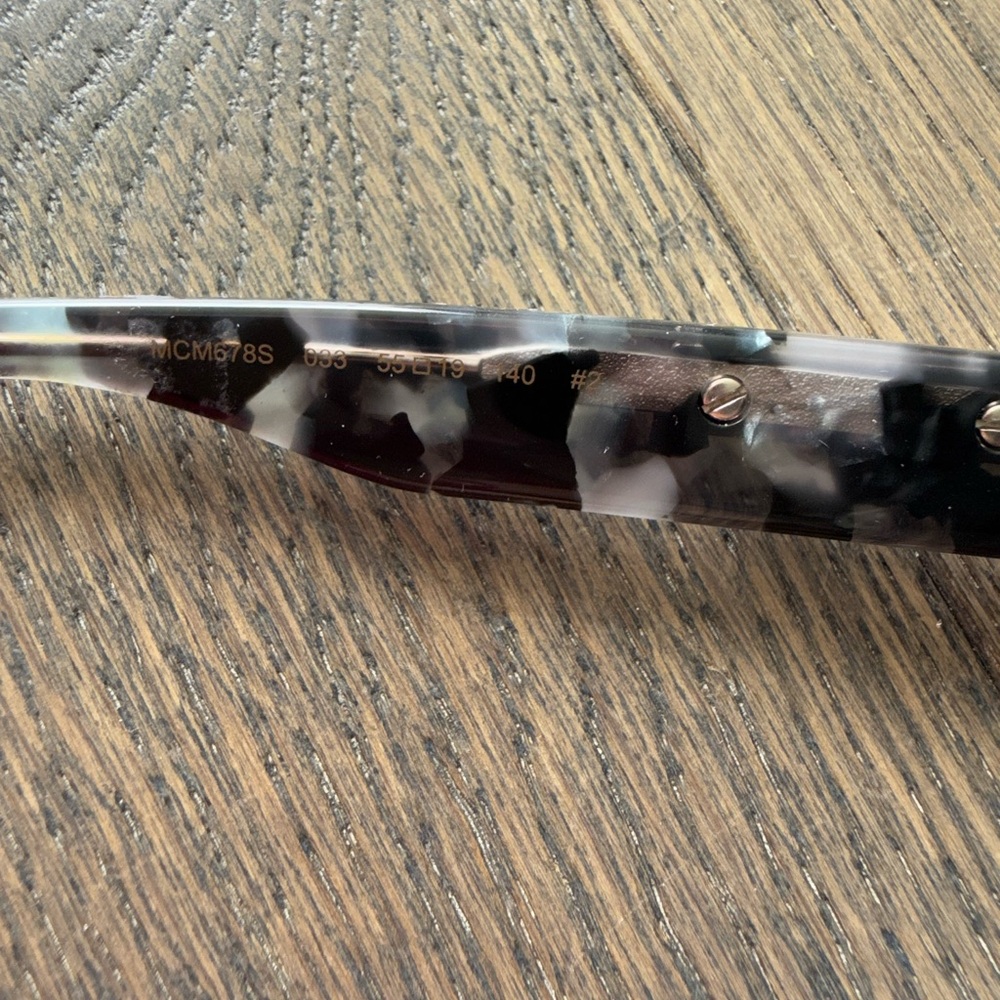 MCM Grey Marble Tortoiseshell Women’s Sunglasses. EUC - Picture 5 of 6